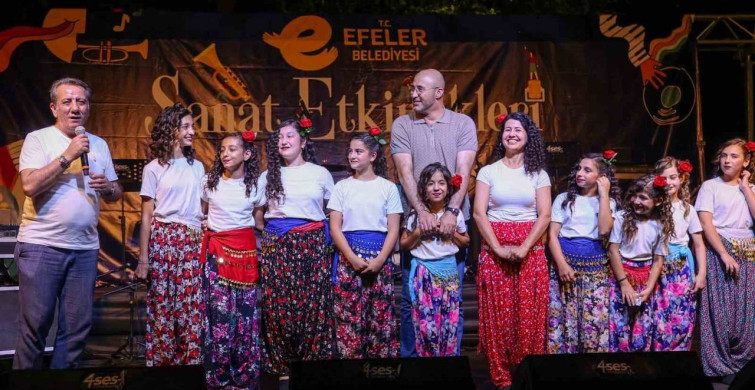 Efeler'de vatandaşlar sanatla buluştu