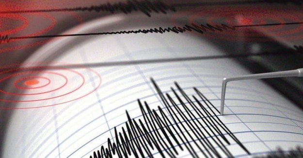 Ege Denizinde Korkutan Deprem 