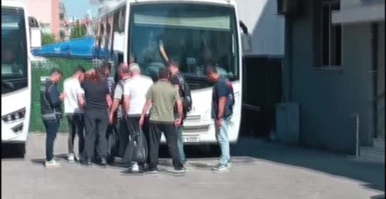 Ege Üniversitesi'ndeki yolsuzluk operasyonunda, eski dekan ve başhekim dahil 27 tutuklama