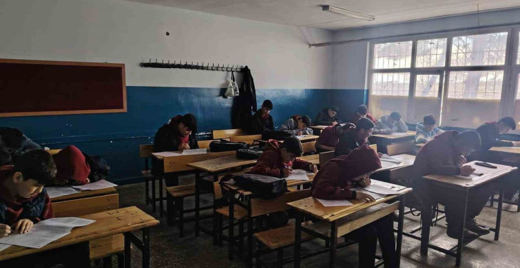 Eğil Belediyesi'nden Ortaokul Öğrencilerine Deneme Sınavı Desteği