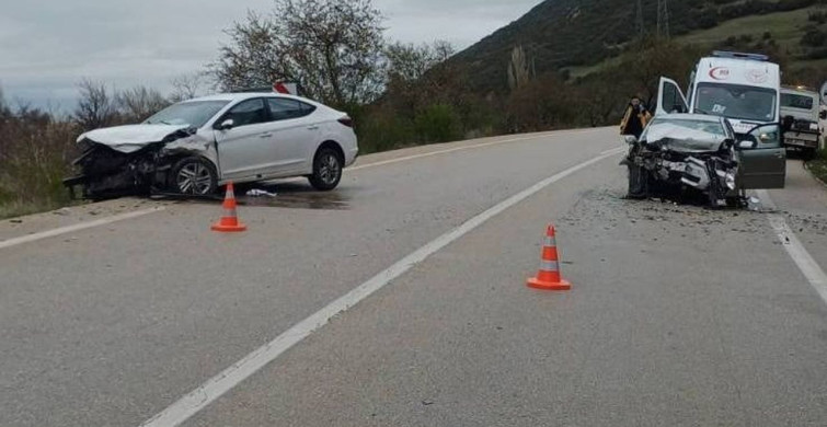 Eğirdir'de Zincirleme Trafik Kazası: 3 Yaralı