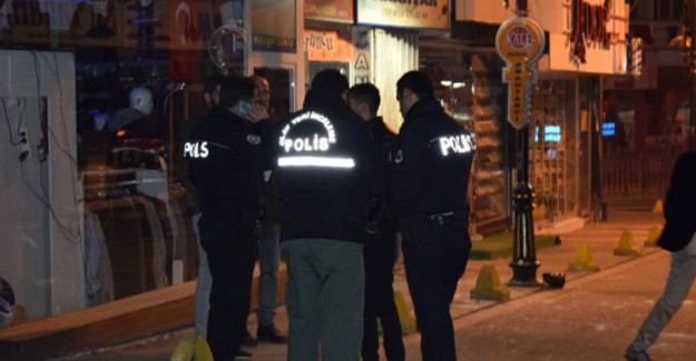Eğlence Merkezi Önündeki Tartışma Silahlı Çatışmaya Döndü
