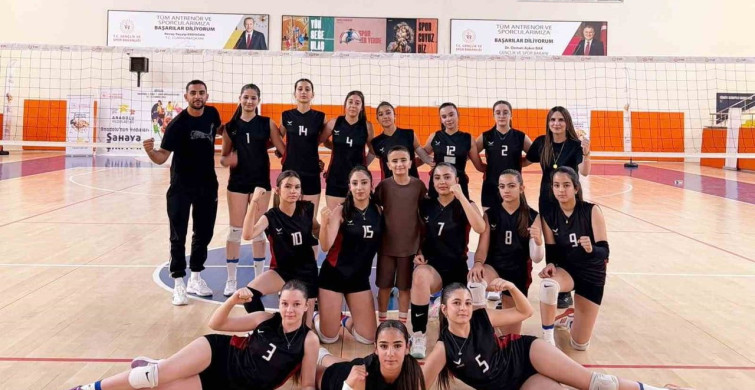 Elazığ kız voleybol takımı yarı finale yükseldi