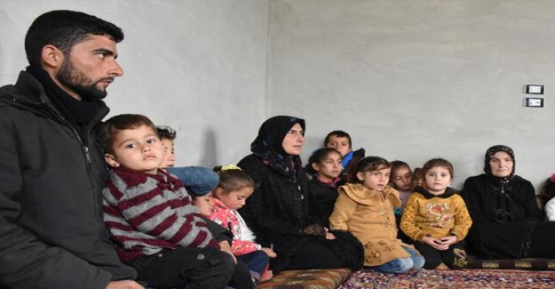 Elazığ'da 2 Kişiyi Enkazdan Kurtaran Suriyeli Mahmud'un İdlib'deki Ailesi Evsiz Kaldı