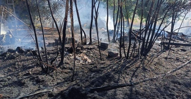 Elazığ'da çıkan arazi yangını itfaiye ekipleri tarafından söndürüldü