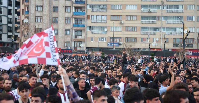 Elazığ'da Dev Ekranda Maç Coşkusu