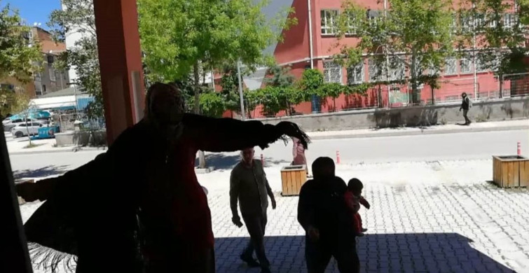 Elazığ'da Dilencilik Operasyonu: 'Çek abi çek' Diyerek Girdiler
