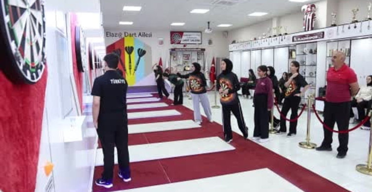 Elazığ'da genç kızların dart sporuna ilgisi artıyor