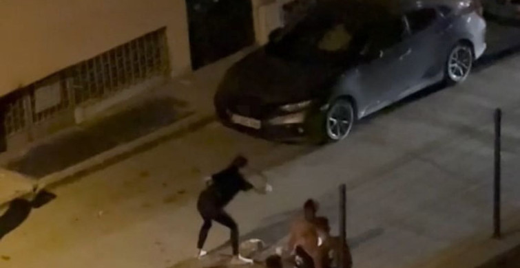 Elazığ’da iki kadın ile bir şahsın sokak ortasındaki kavgası kamerada