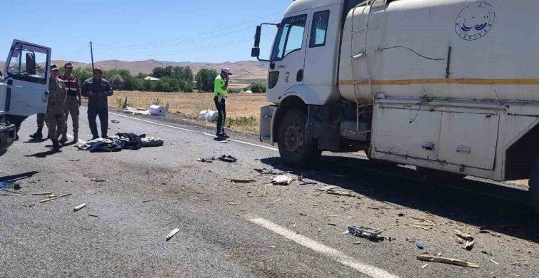 Elazığ'da iki kamyonun çarpışması sonucu 1 kişi yaralandı