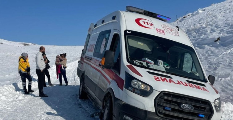Elazığ'da Kar Yağışı Sebebiyle Rahatsızlanan Çocuk Kurtarıldı