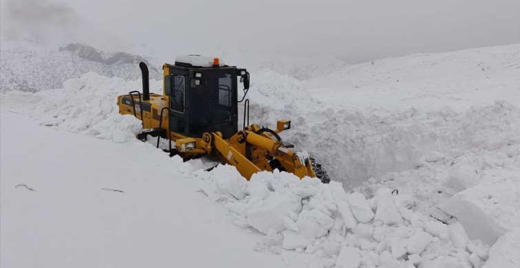 Elazığ'da Kar Yağışı Sonrası 149 Köy Yolu Açıldı