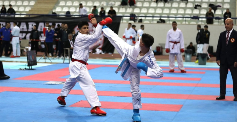 Elazığ'da Karate Coşkusu: 21 Yaş Altı Türkiye Şampiyonası Sonuçlandı Elazığ'da Karate Coşkusu: 21 Yaş Altı Türkiye Şampiyonası Sonuçlandı
