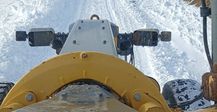 Elazığ'da Karla Mücadele: 72 Köy Yolu Yeniden Ulaşıma Açıldı