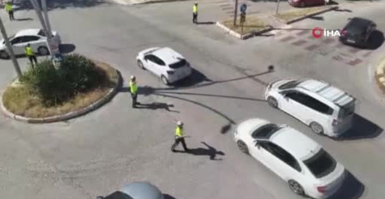 Elazığ'da öğrenciler, polisler tarafından sınava yetiştirildi