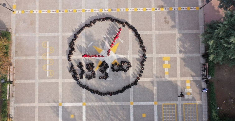 Elazığ'da Öğrencilerden 10 Kasım Koreografisi