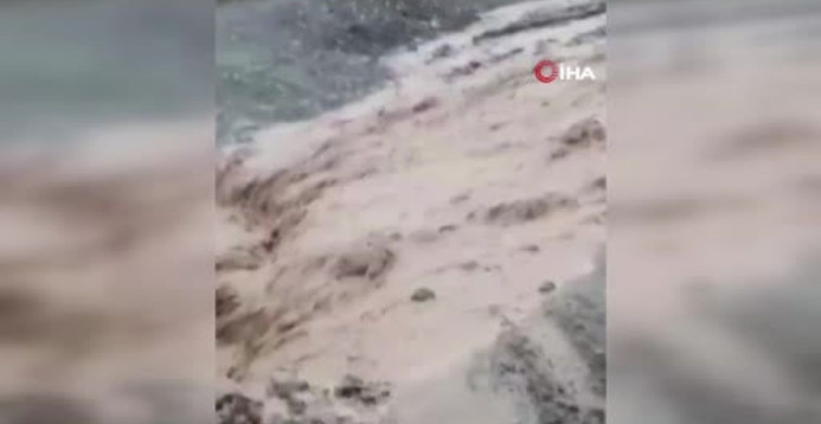 Elazığ'da Sağanak Yağış Sonrası Sel Oluştu