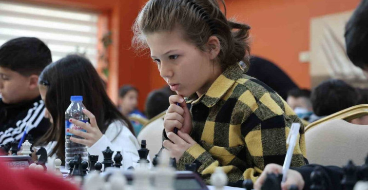 Elazığ'da Satranç Turnuvası Heyecanı