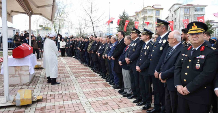 Elazığ'da Şehit Polis Memuru Seçkin Yalçın Son Yolculuğuna Uğurlandı