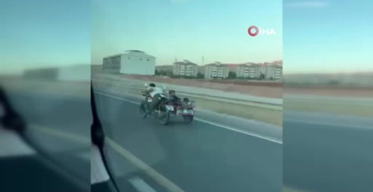 Elazığ'da sepetli motosikletle tehlikeli yolculuk