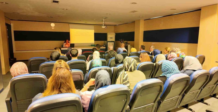 Elazığ'da Sınav Kaygısı Üzerine Ebeveynlere Eğitim Verildi