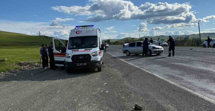 Elazığ'da Trafik Kazası: 3 Yaralı