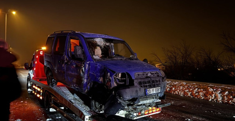 Elazığ'da Trafik Kazası: 4 Yaralı