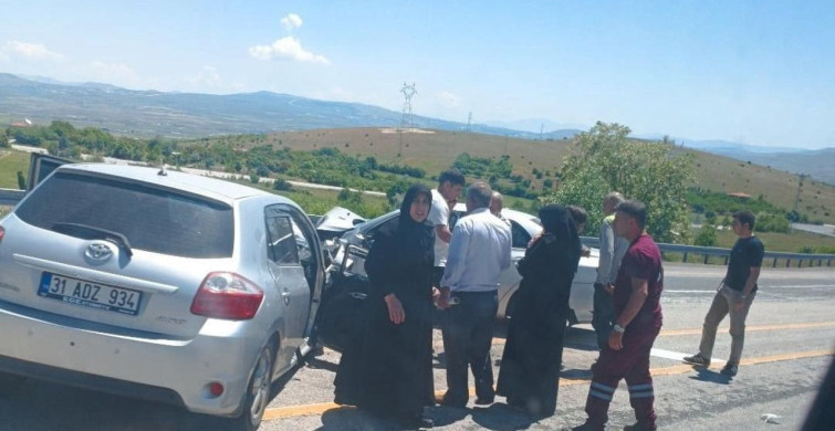 Elazığ'da Trafik Kazası: 4 Yaralı