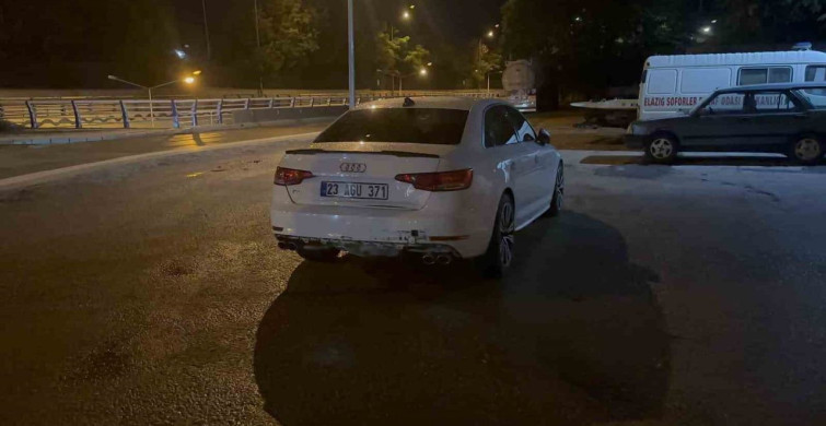 Elazığ'da üç otomobilin çarpışması sonucu trafik kazası: 3 yaralı