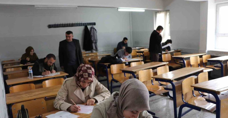 Elazığ'da Umre Ödüllü Gençlik Bilgi Yarışması Düzenlendi