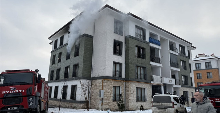 Elazığ'da Yangın: 11 Kişi Dumandan Etkilendi