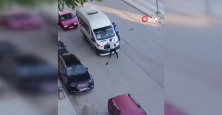 Elazığ'da Yolcu Minibüsüne Saldırı Anları Kaydedildi