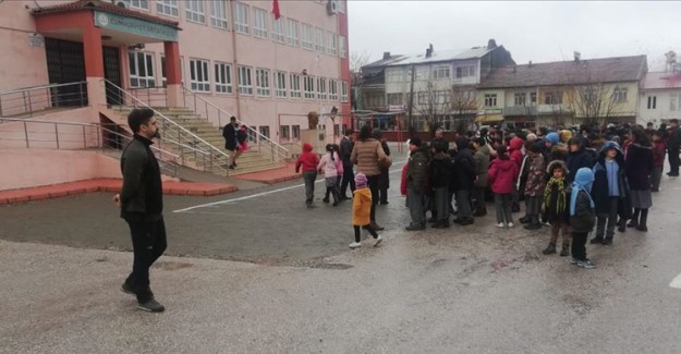 Elazığ'daki Depremin Ardından Eğitime Ara Verildi!