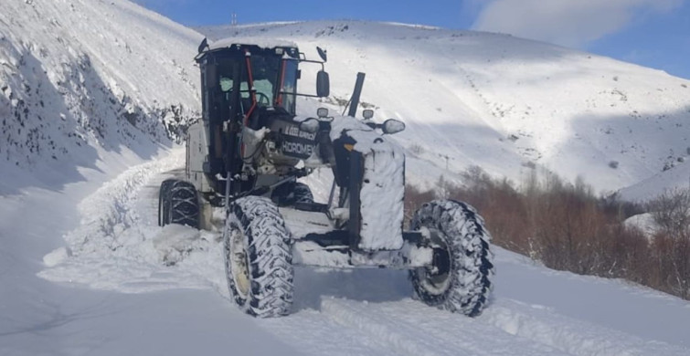 Elazığ'daki Köy Yolları Ulaşımı Yeniden Sağlandı