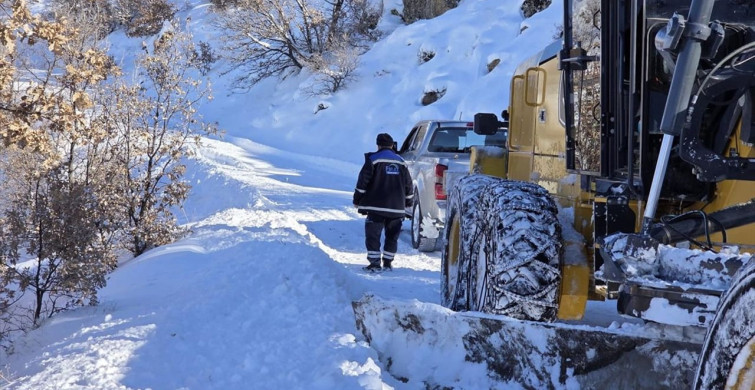 Elazığ'dan Kış Mücadelesi: 148 Köy Yolu Yeniden Ulaşıma Açıldı