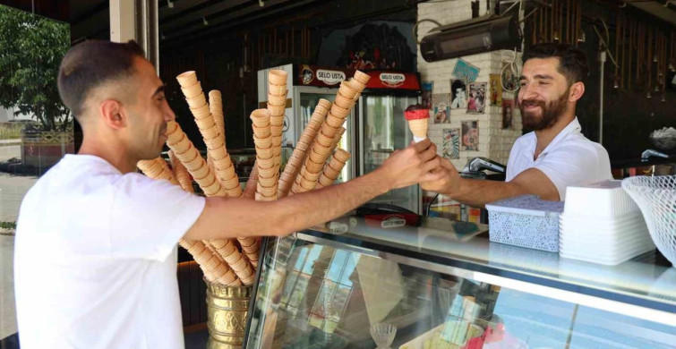 Elazığ’ın tescilli lezzeti vişne dondurmasına yoğun rağbet