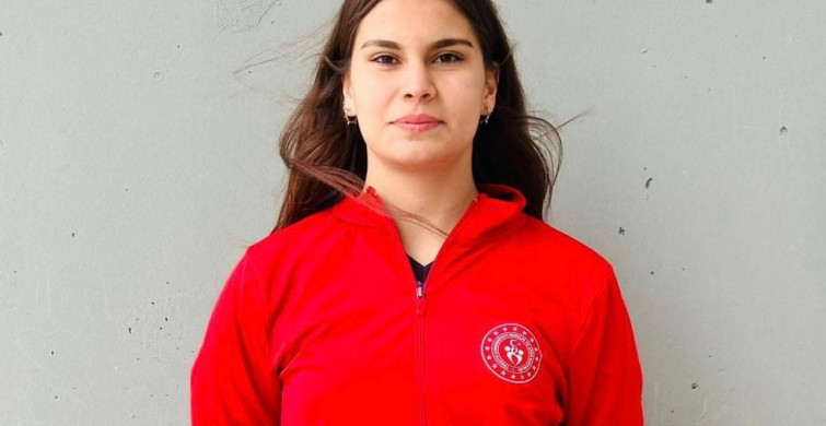 Elazığlı Zeynep Avcı, Paletli Yüzme Türkiye 3’üncüsü Oldu