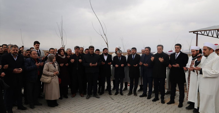 Elbistan'da Depremde Hayatını Kaybedenler Anıldı