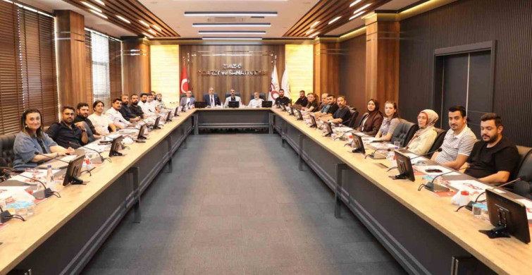 Elektrik mühendisleri Elazığ TSO'da sektör değerlendirme toplantısı gerçekleştirdi