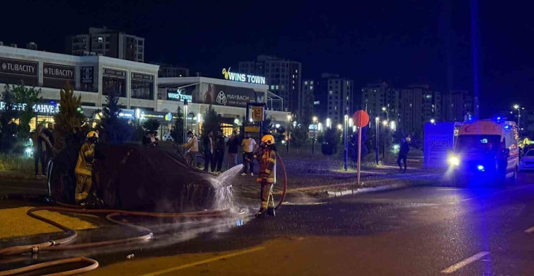 Elektrikli SUV Yangını Battaniye ile Söndürüldü