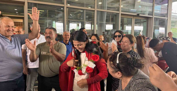 Elif şevval kurt'un Avrupa şampiyonu dönüşü memleketinde coşkuyla kutlandı