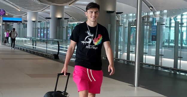 Eljif Elmas Napoli'ye Transferi Oldu! Genç Oyuncu Takım Arkadaşlarıyla Vedalaştı!
