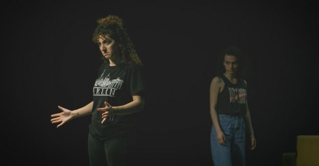 Ella Hickson'ın Yankı Uyandıran Eseri 'Yazar' İlk Kez Tiyatro Severlerle Buluşuyor!