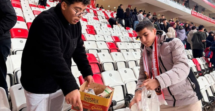 Elmalı Öğrencilerden Örnek Davranış: Tribünü Temizlediler