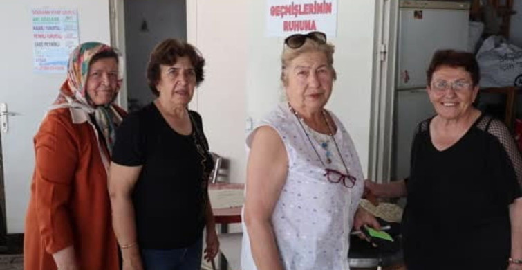 Emekli kadınlar gözleme satarak üniversite öğrencilere burs desteği sağlıyor