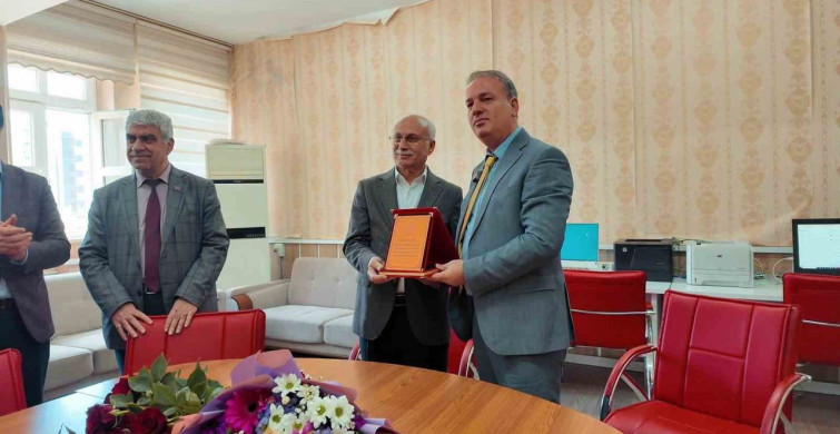 Emekli Okul Müdürü Bekir Tunç İçin Veda Töreni