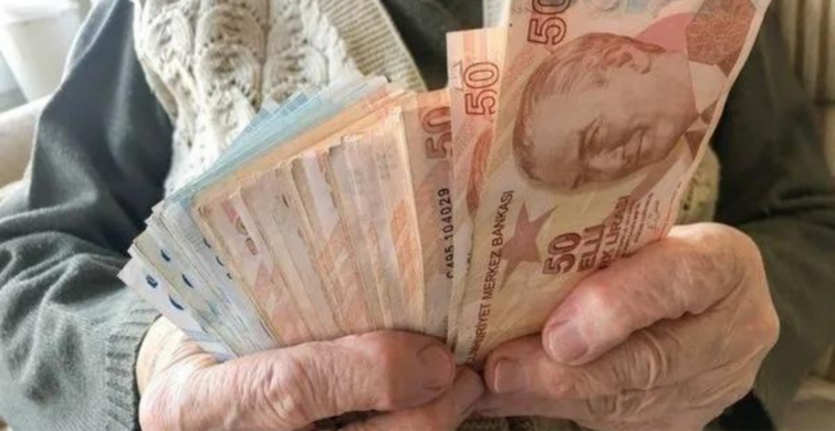 Emekliler için ödeme zili çaldı! 9600 TL ödemeler bekletilmeden hesaplara yatıyor