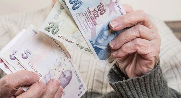 Emekliye Temmuzda 900 Lira!
