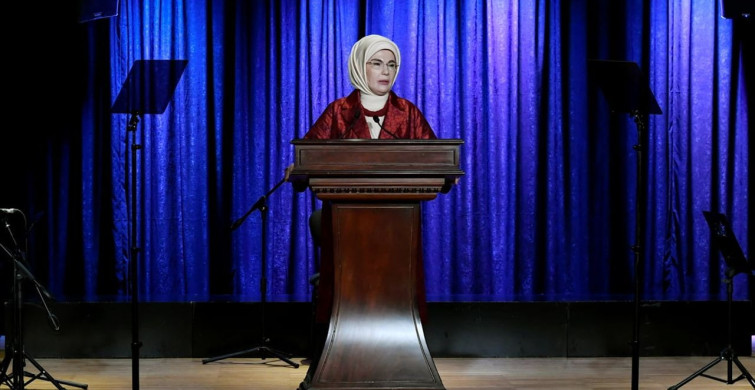 Emine Erdoğan'dan Palet Türk Müziği İlkokulu Ziyareti