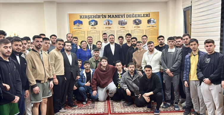 Eminoğlu, Kırşehir'de Öğrencilerle Sahurda Buluştu